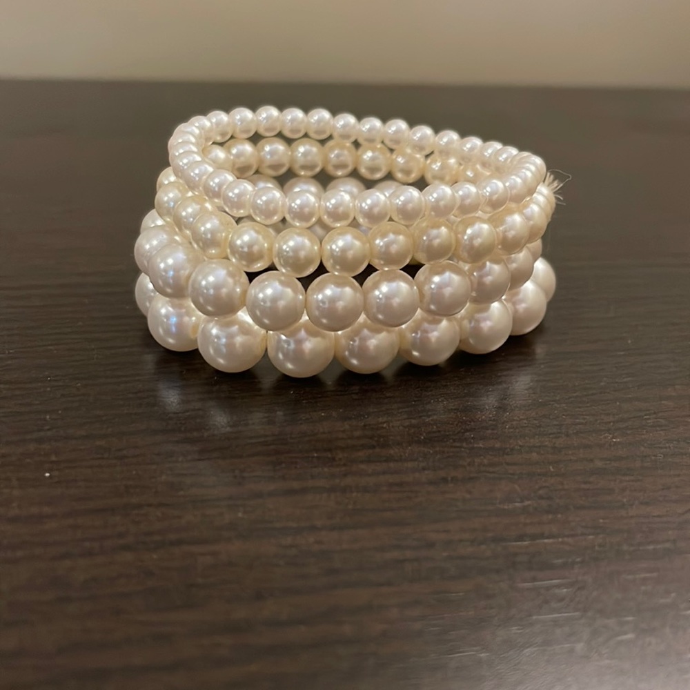 Stretchy Pearl Bracelet Set